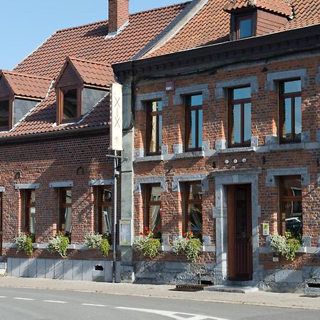 Auberge Le XIX Eme Thulin Exteriör bild