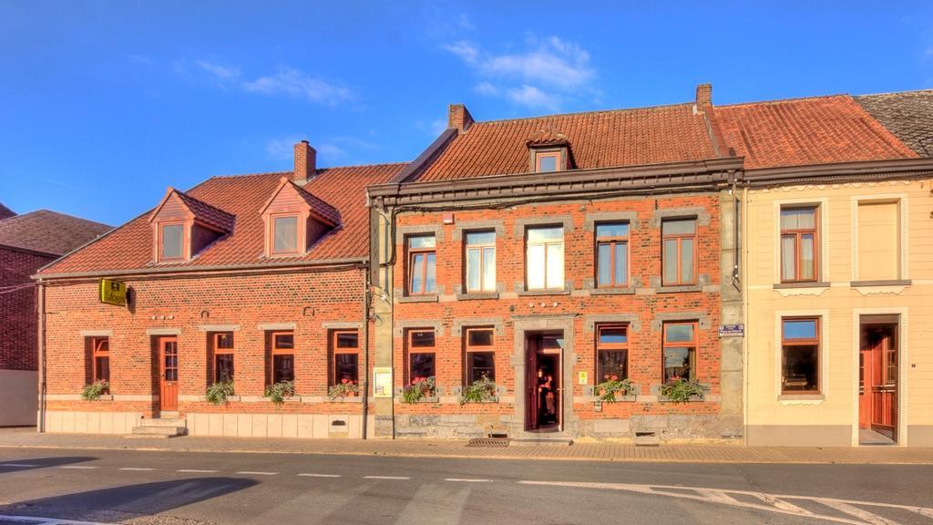 Auberge Le XIX Eme Thulin Exteriör bild