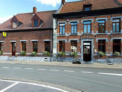 Auberge Le XIX Eme Thulin Exteriör bild